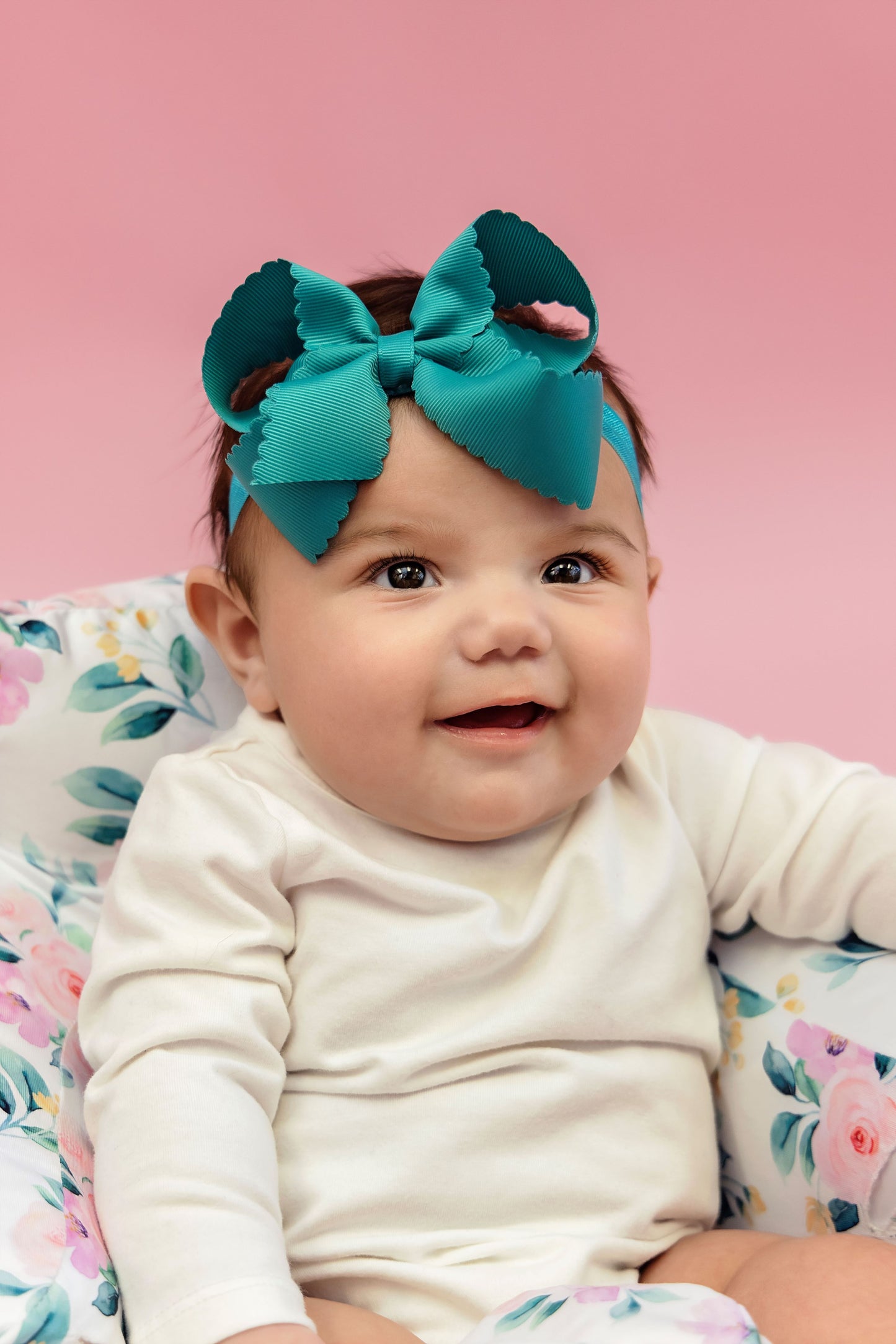 Classic Scalloped Bow - Headband - 4.5"