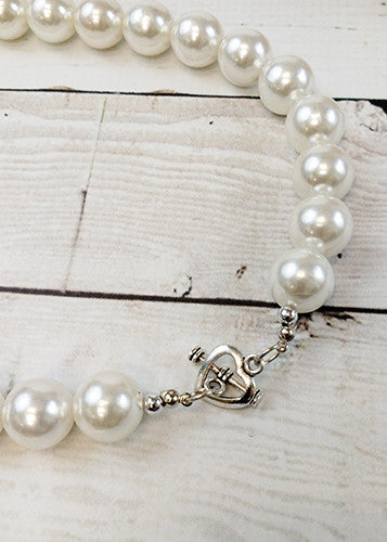 White chunky bead necklace for girls.