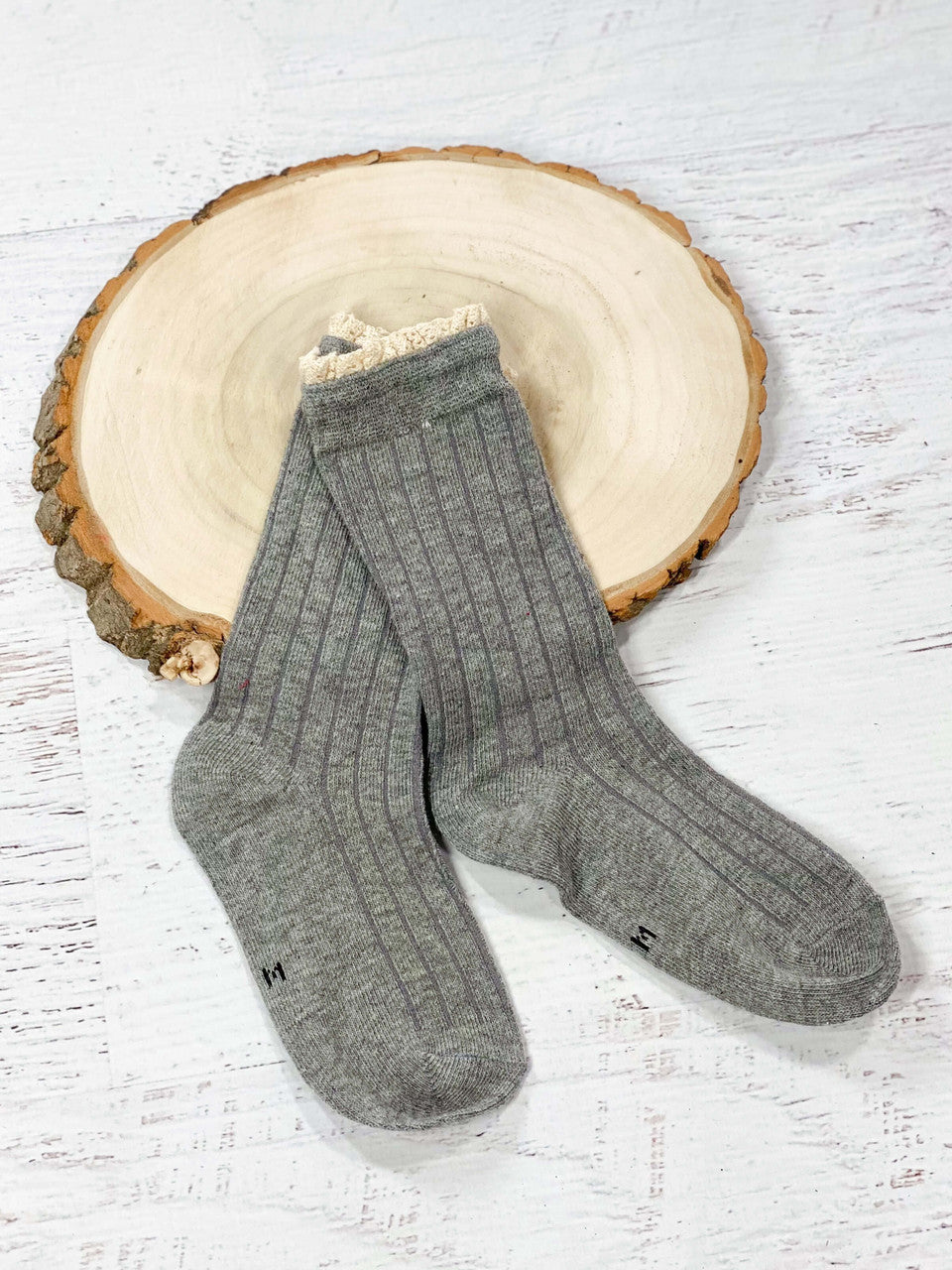 Lace trimmed socks in grey