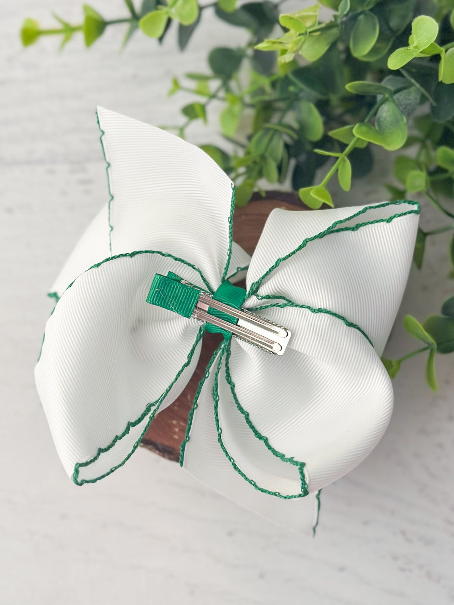 Back of the Shamrock Moonstitch Embroidered Hair Bow