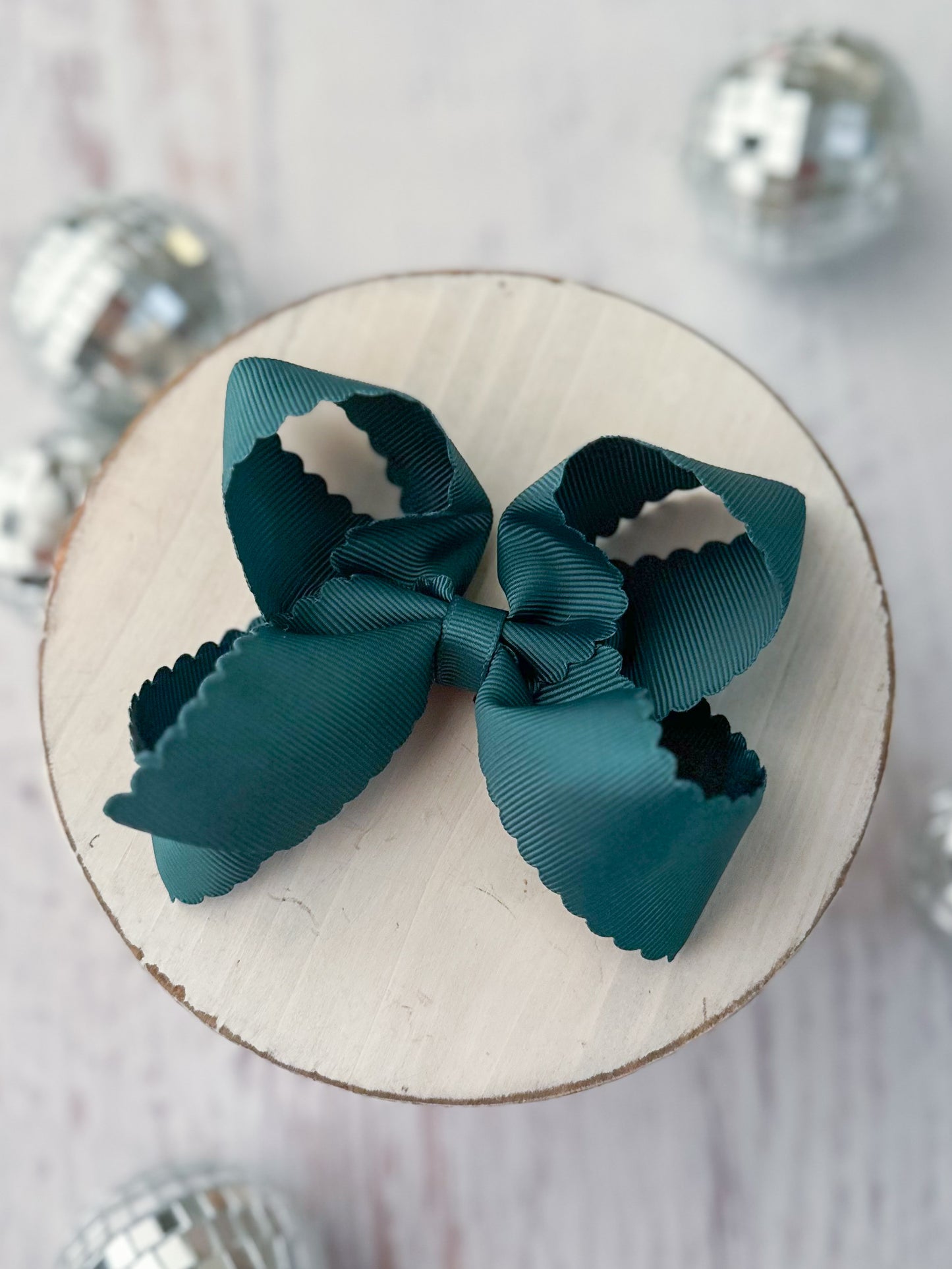 Hunter Green Scalloped Classic Size Bows with Alligator Clip