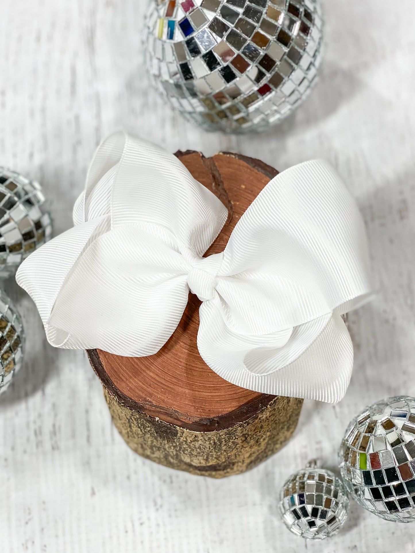 White classic girls hair bow