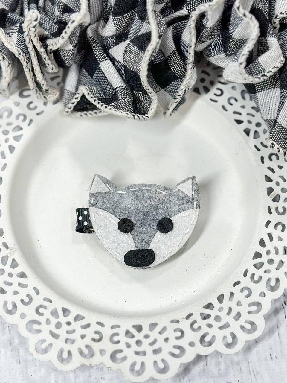 Grey felt fox clippie