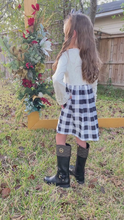 Vestido camionero de cuadros vichy negro con árbol de Navidad