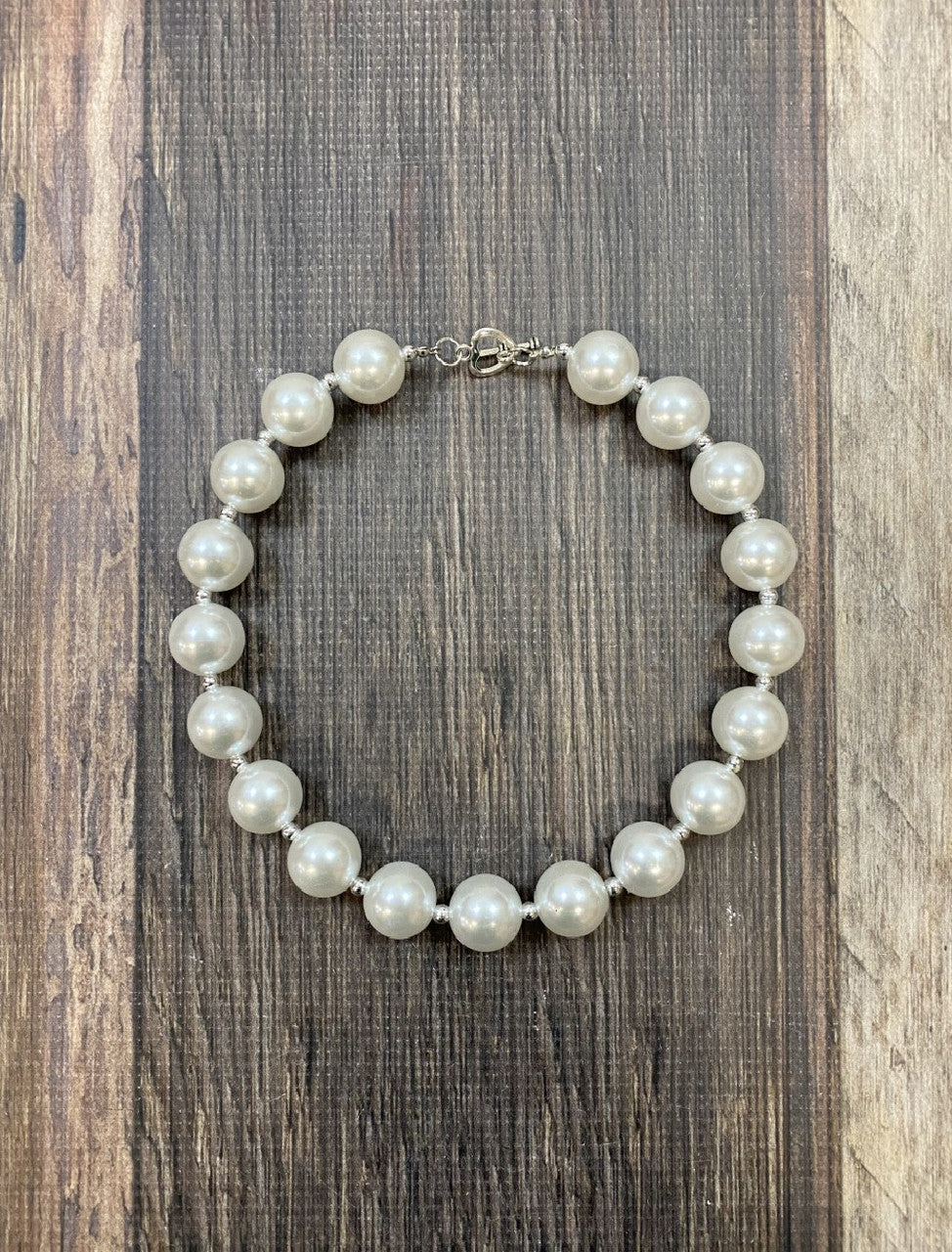 White chunky bead necklace for girls.